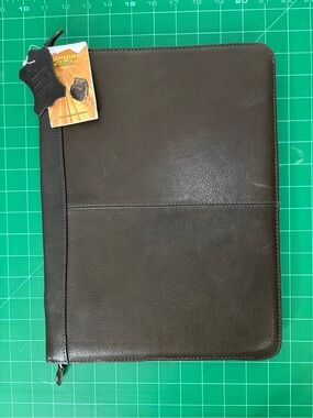 Canyon Outback Genuine Cowhide Leather Zippered Portfolio Notebook Dark Brown